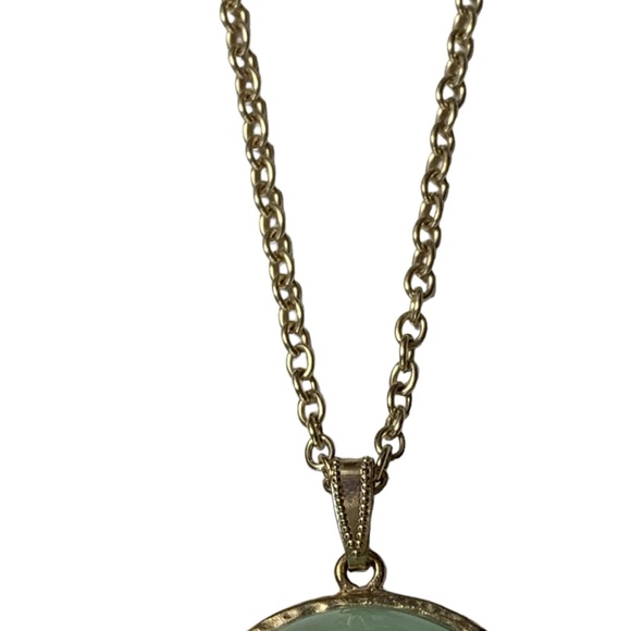 Vintage Green Pearl Cluster & Gold Plated Woman’s Necklace Jewelry - Picture 8 of 10